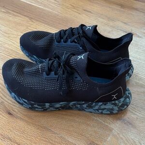 Flux Footwear Adapt Runner - like new!